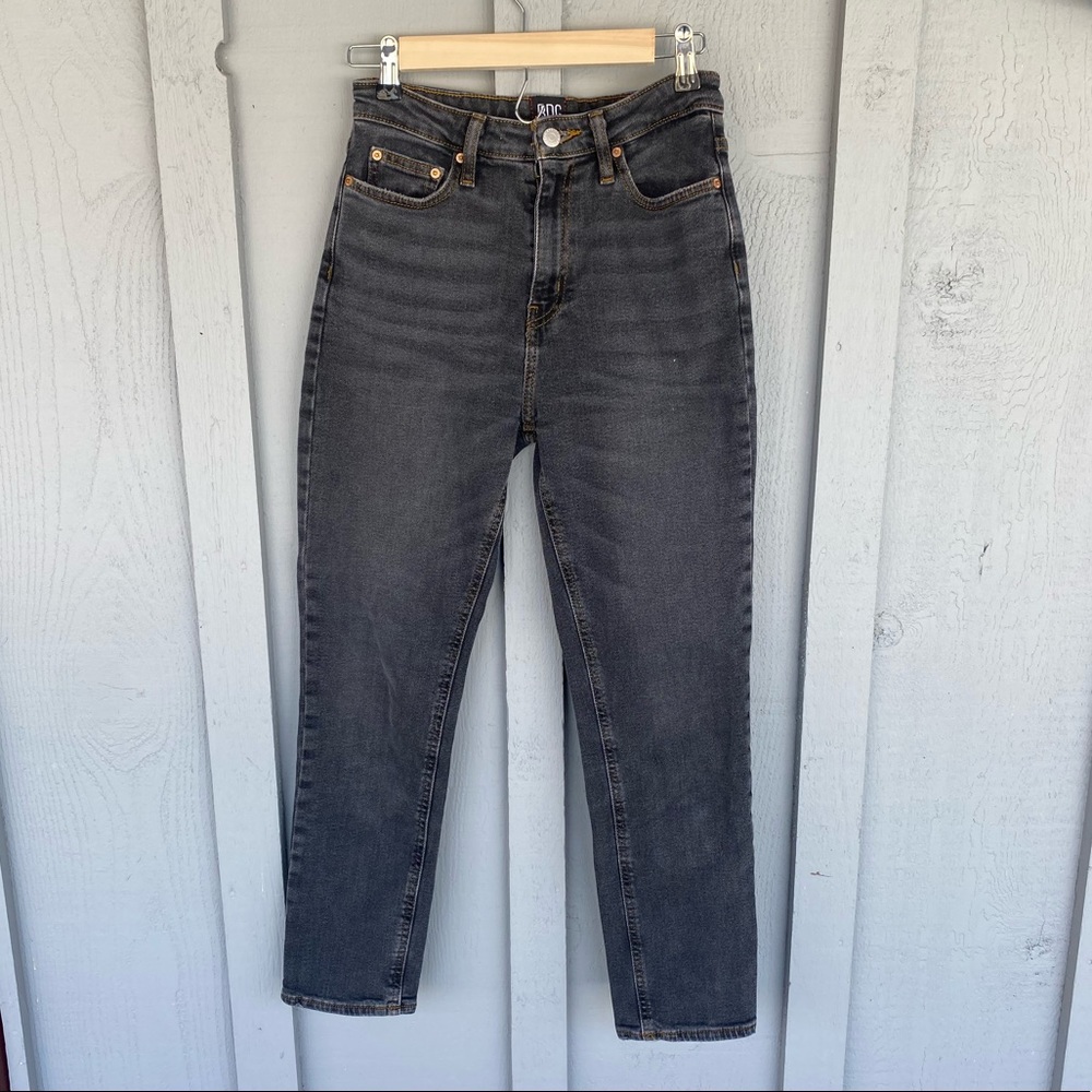 BDG High Wasted Girlfriend Jeans